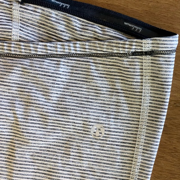 Lululemon tank - adjustable built in bra - Picture 4 of 9